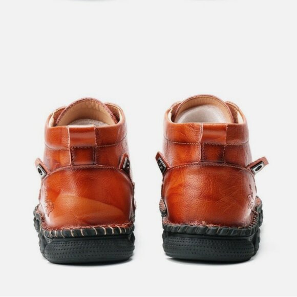 NWOB Menico Leather Chukka Boots